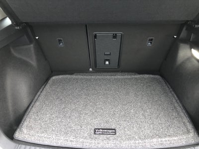 2026 Volkswagen Taos SE w/panoramic sunroof