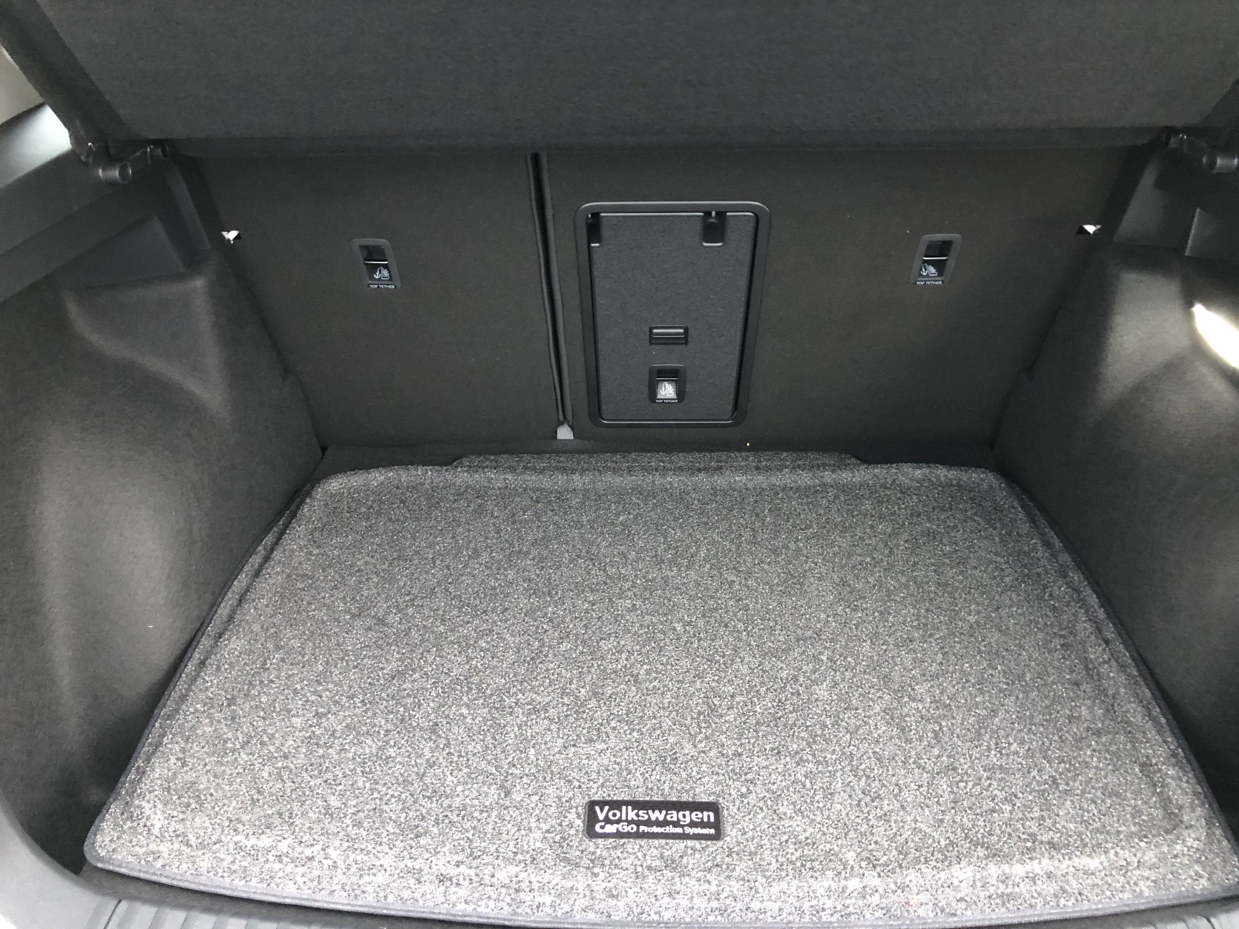 2026 Volkswagen Taos SE w/panoramic sunroof