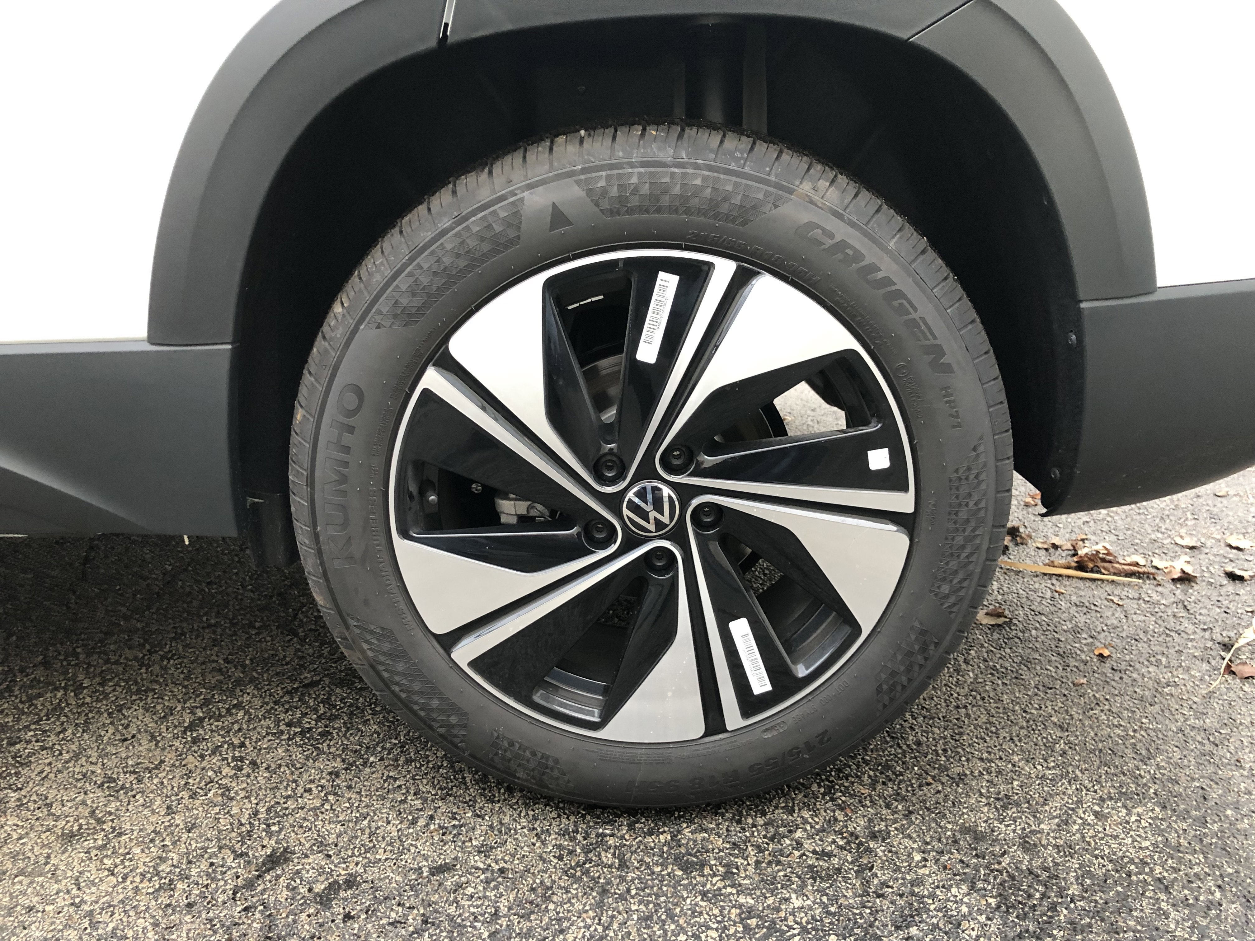 2026 Volkswagen Taos SE w/panoramic sunroof