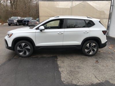 2026 Volkswagen Taos SE w/panoramic sunroof