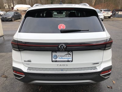 2026 Volkswagen Taos SE w/panoramic sunroof