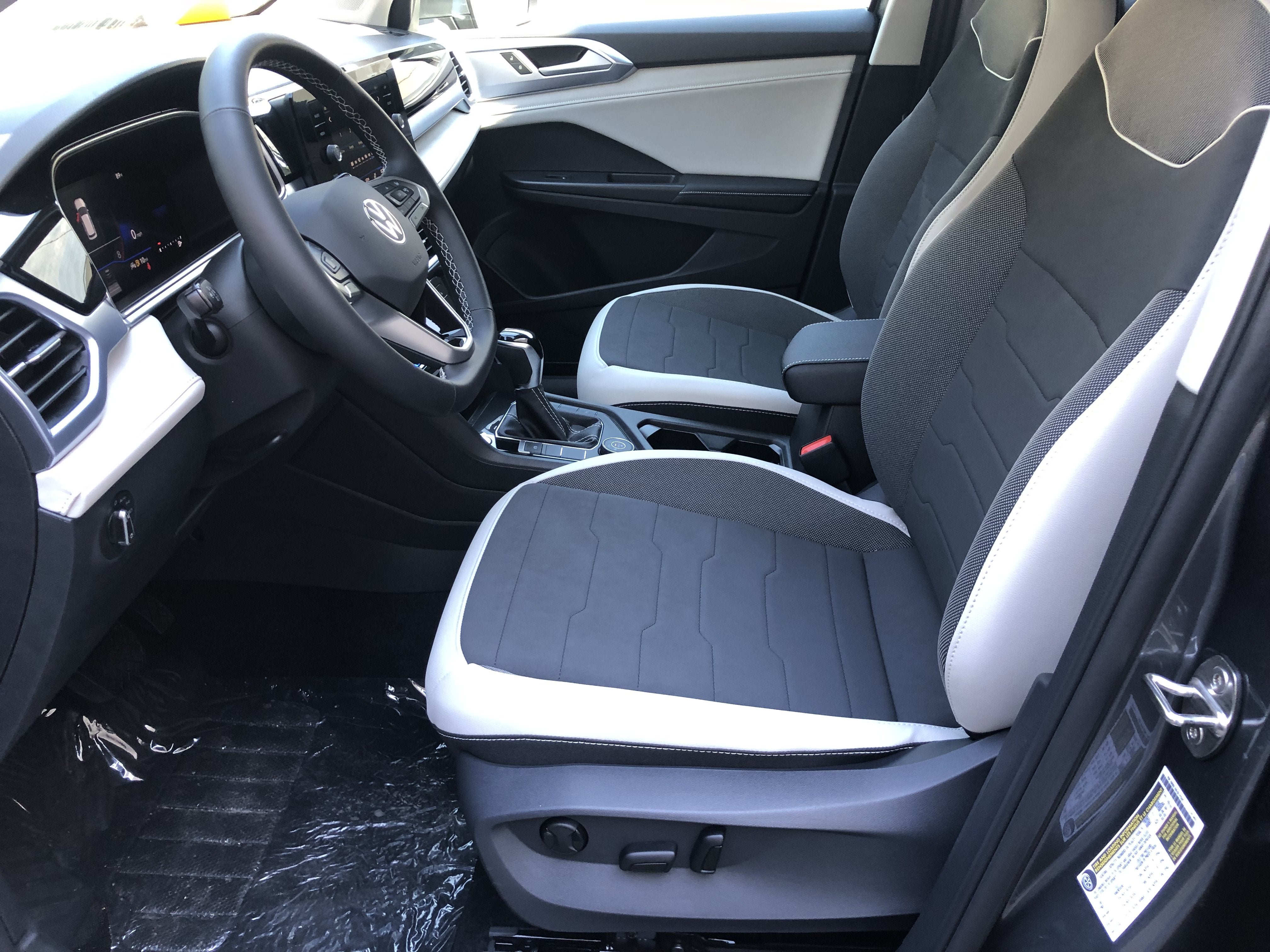 2026 Volkswagen Taos SE