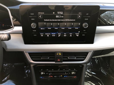 2026 Volkswagen Taos SE w/panoramic sunroof