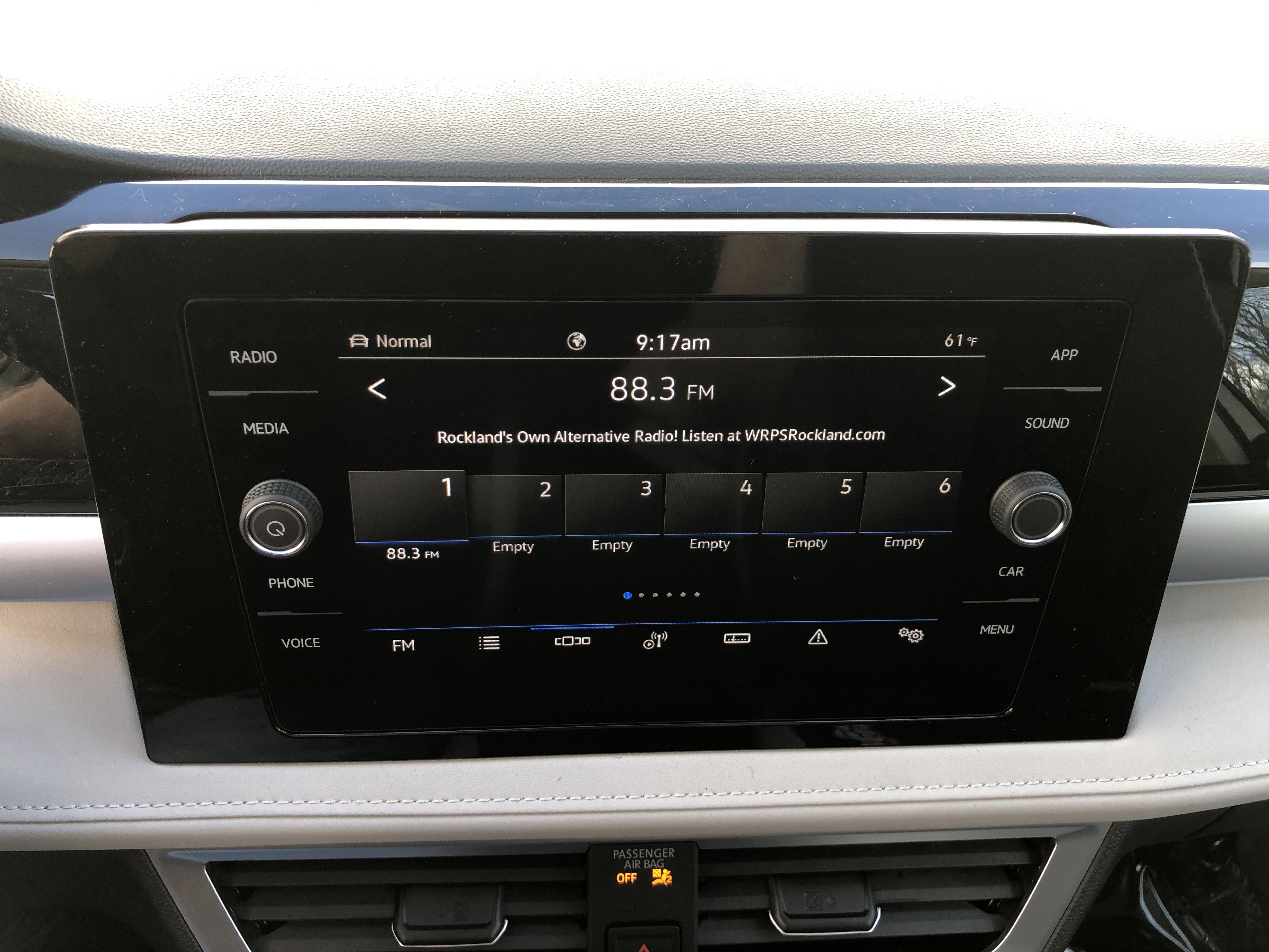 2026 Volkswagen Taos SE w/panoramic sunroof