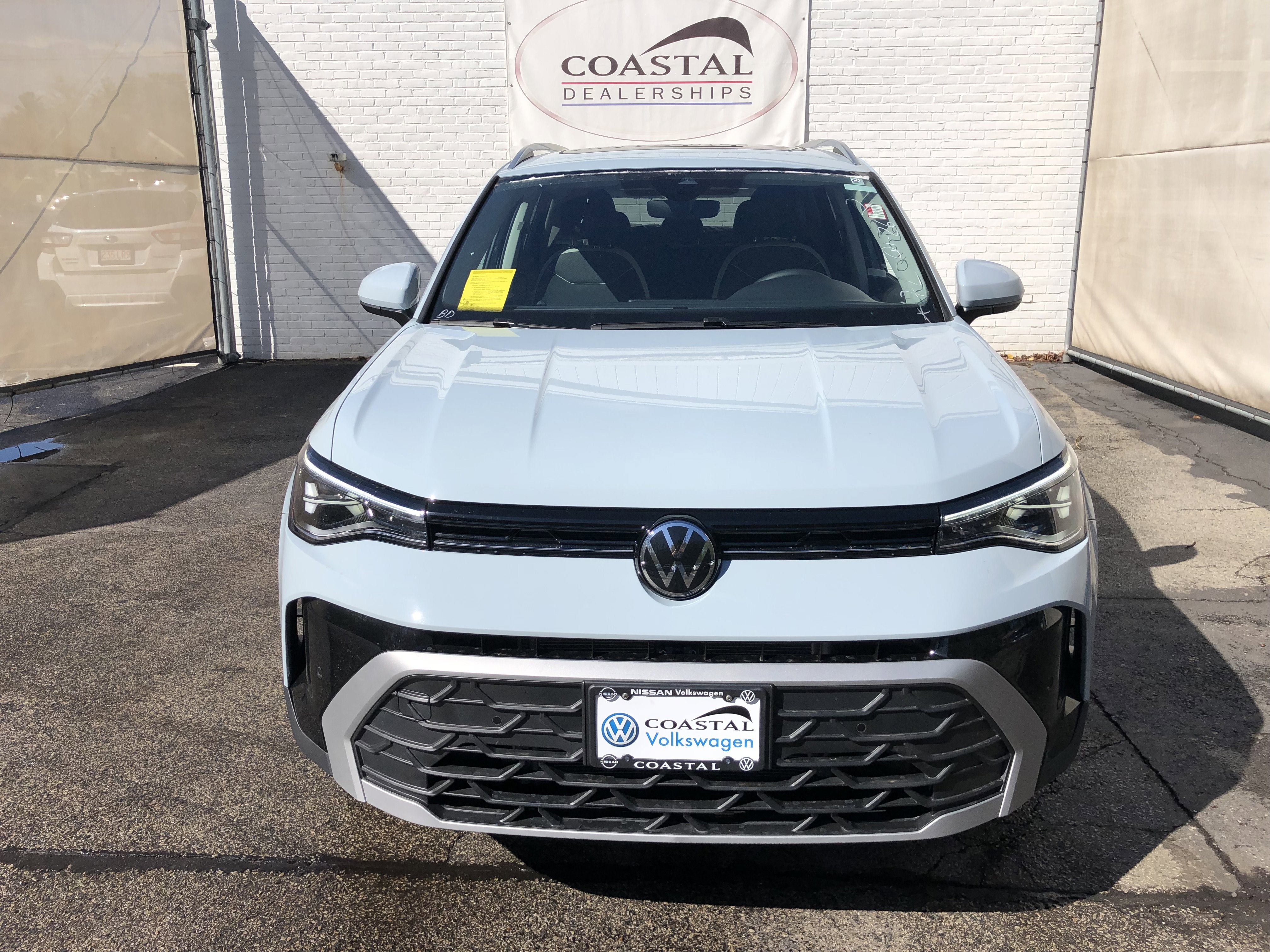 2026 Volkswagen Taos SE w/panoramic sunroof