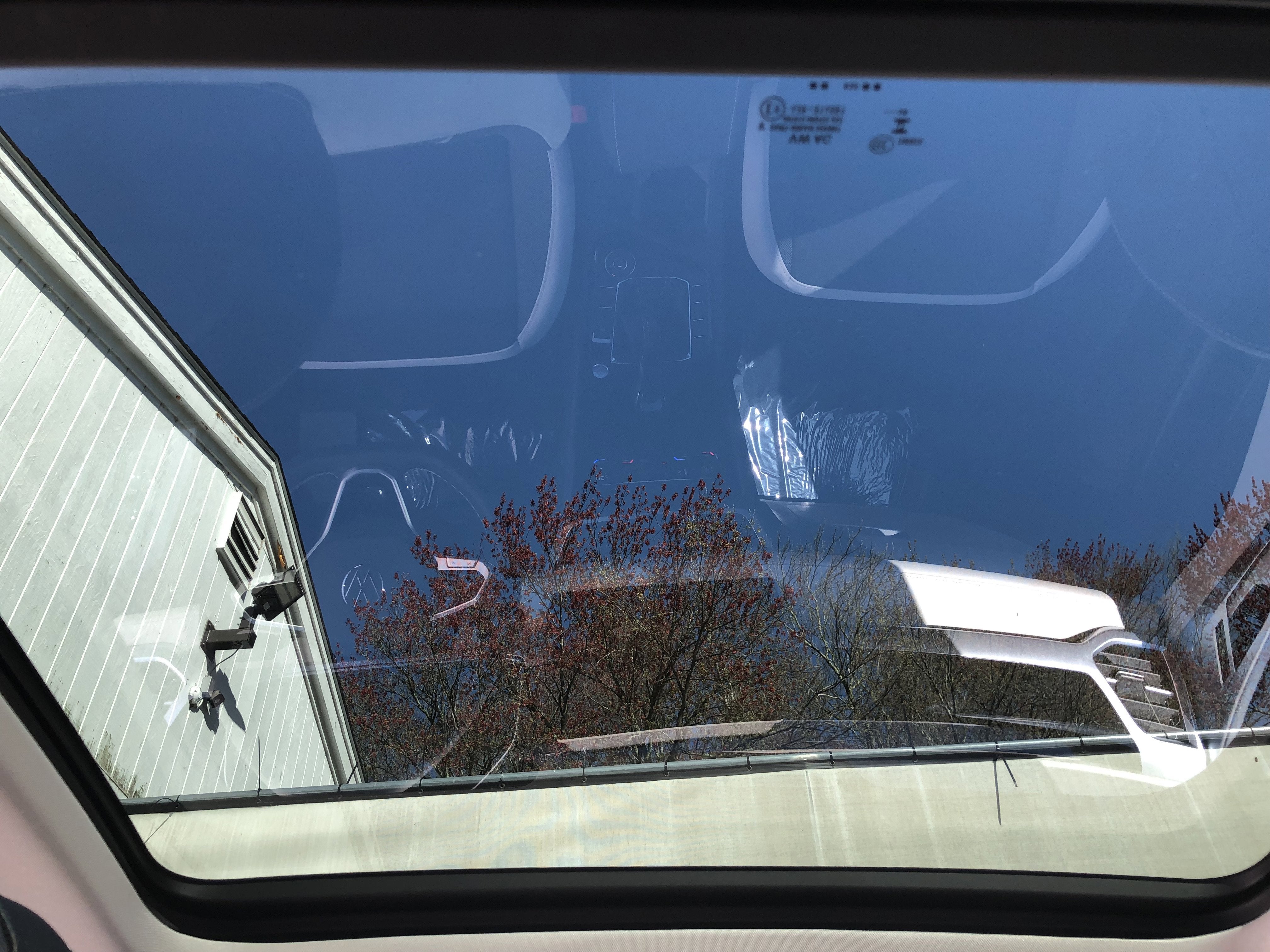 2026 Volkswagen Taos SE w/panoramic sunroof