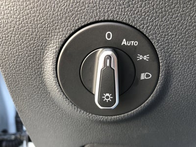 2026 Volkswagen Taos SE w/panoramic sunroof