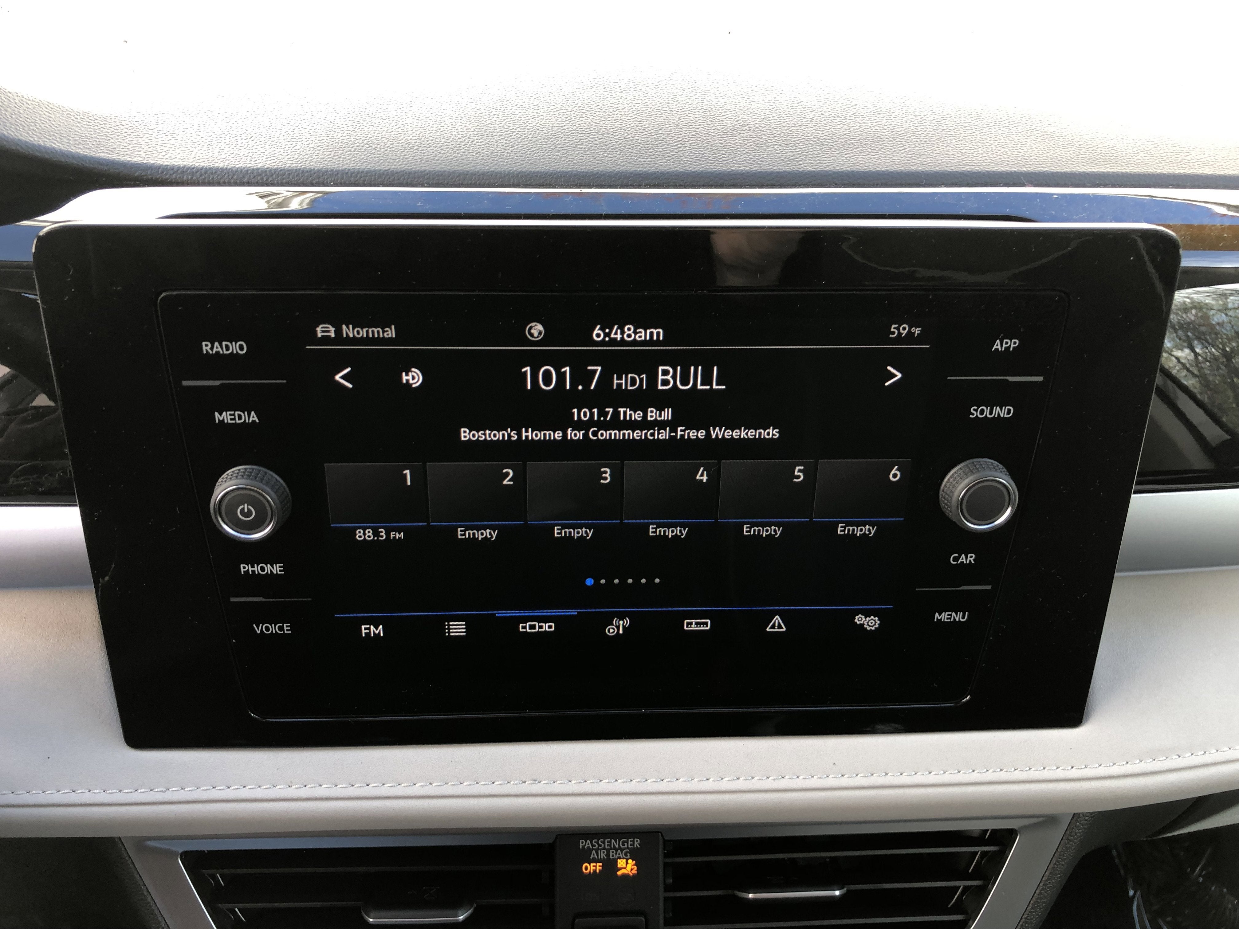 2026 Volkswagen Taos SE w/panoramic sunroof