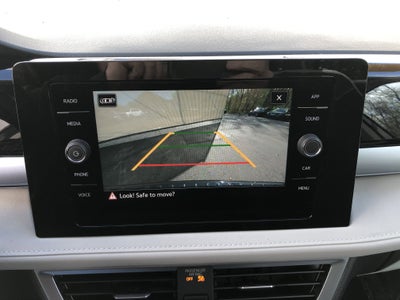 2026 Volkswagen Taos SE w/panoramic sunroof