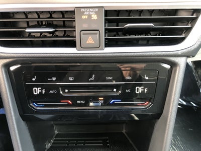 2026 Volkswagen Taos SE w/panoramic sunroof