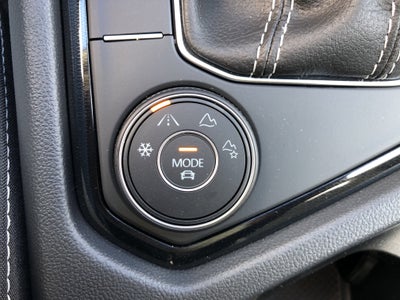 2026 Volkswagen Taos SE w/panoramic sunroof
