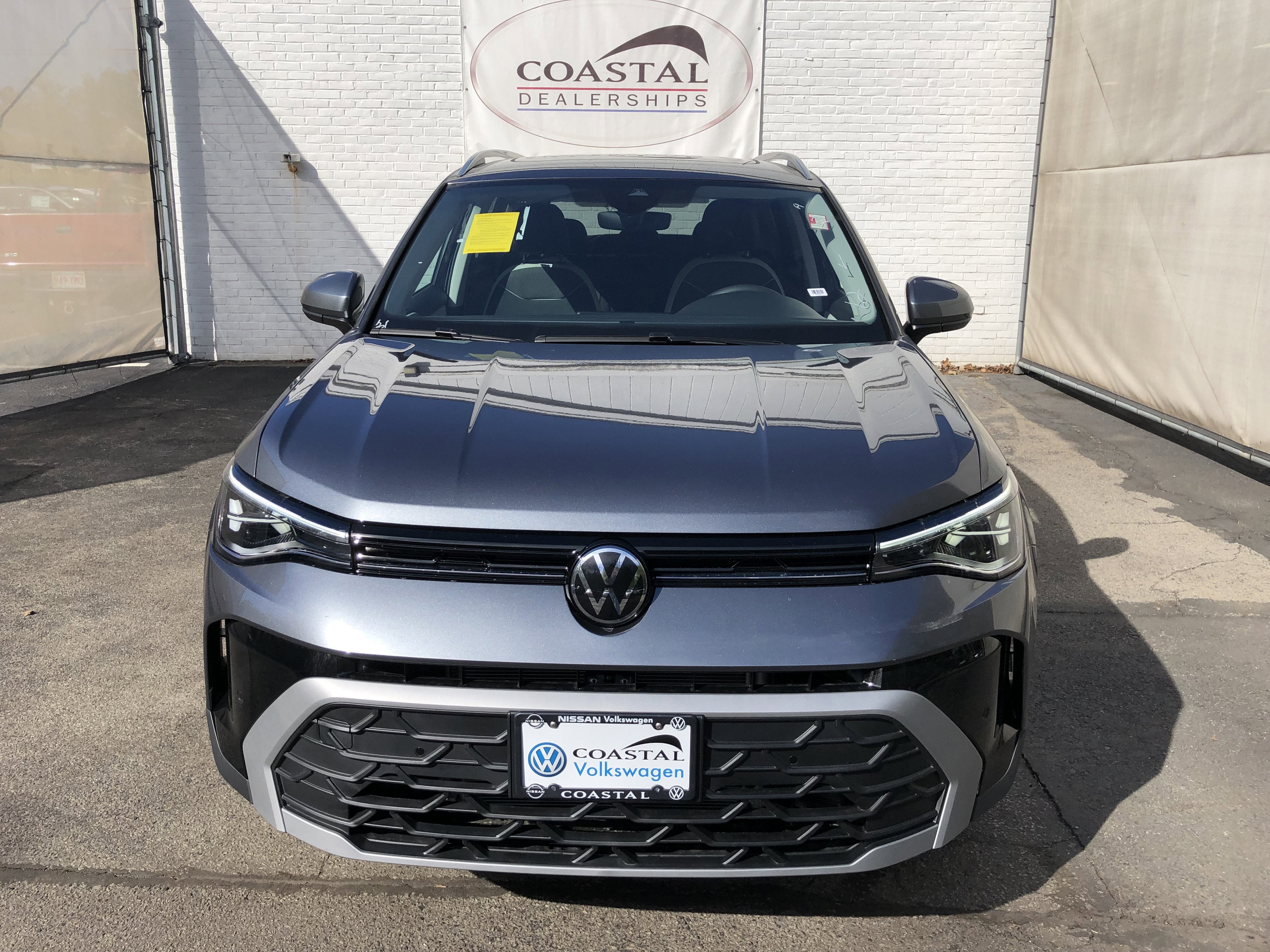 2026 Volkswagen Taos SE w/panoramic sunroof