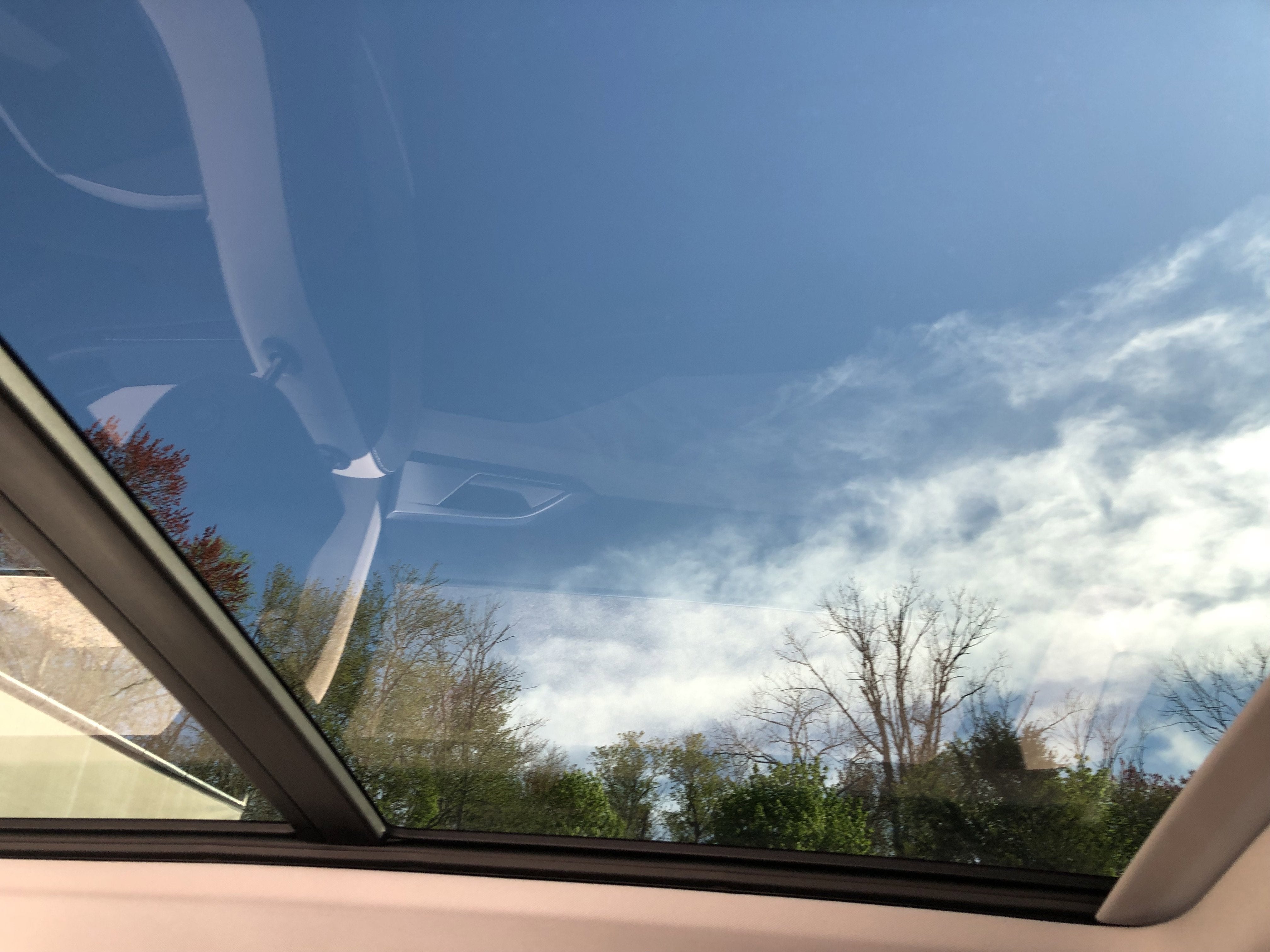2026 Volkswagen Taos SE w/panoramic sunroof