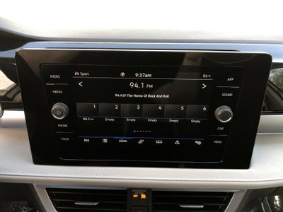 2026 Volkswagen Taos SE w/panoramic sunroof