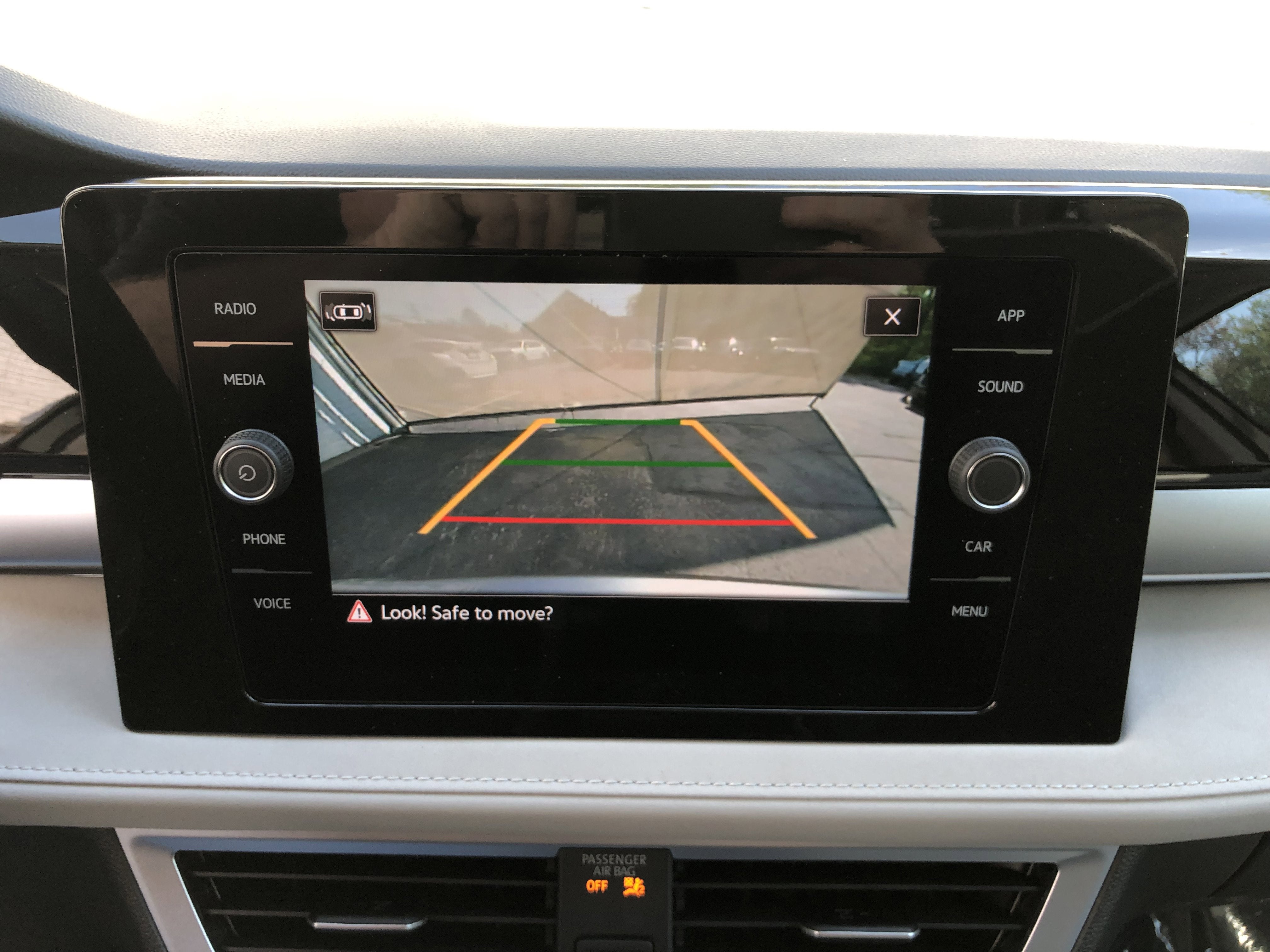 2026 Volkswagen Taos SE w/panoramic sunroof