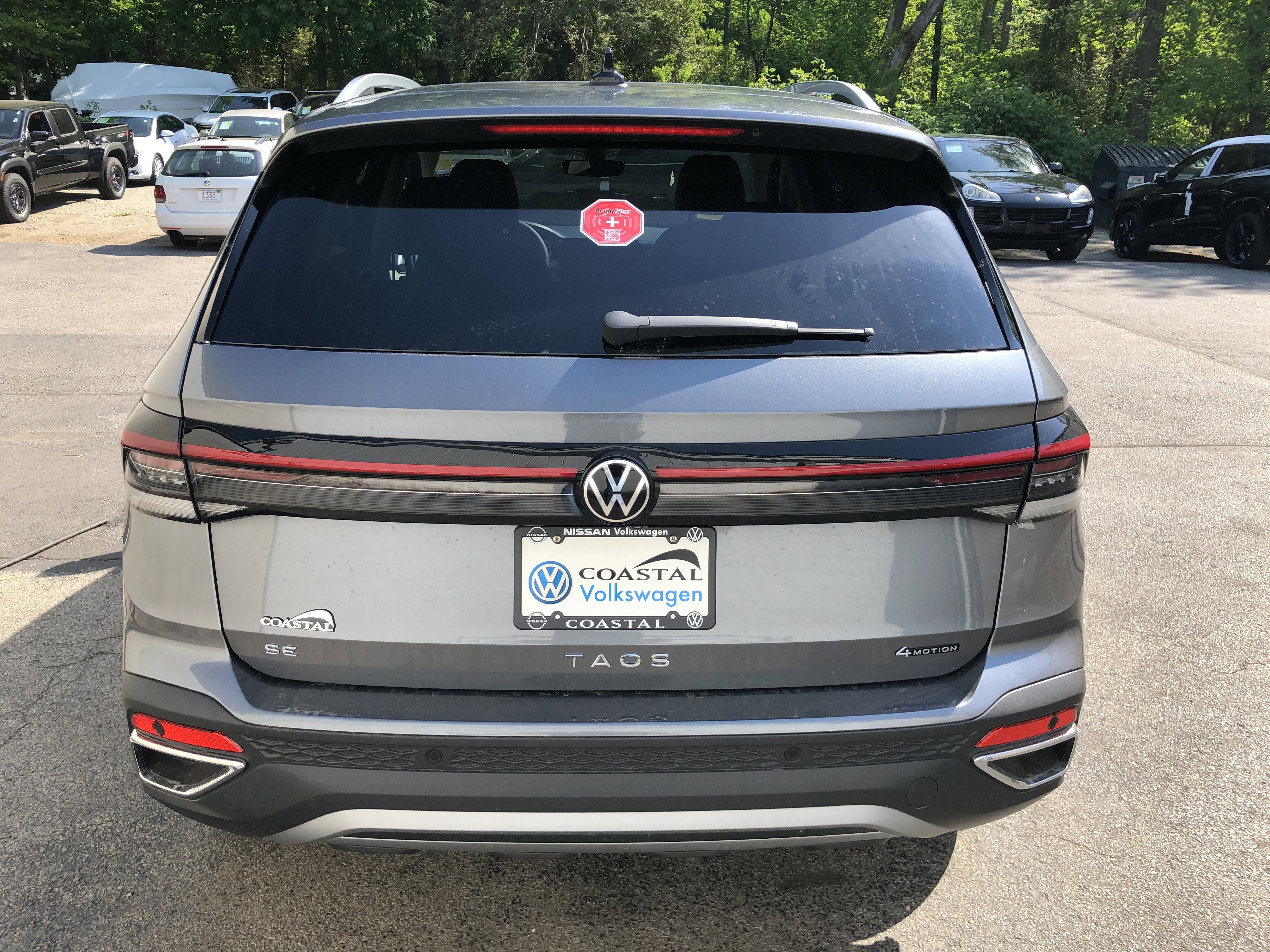 2026 Volkswagen Taos SE w/panoramic sunroof