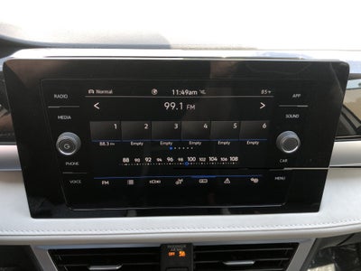 2026 Volkswagen Taos SE w/panoramic sunroof