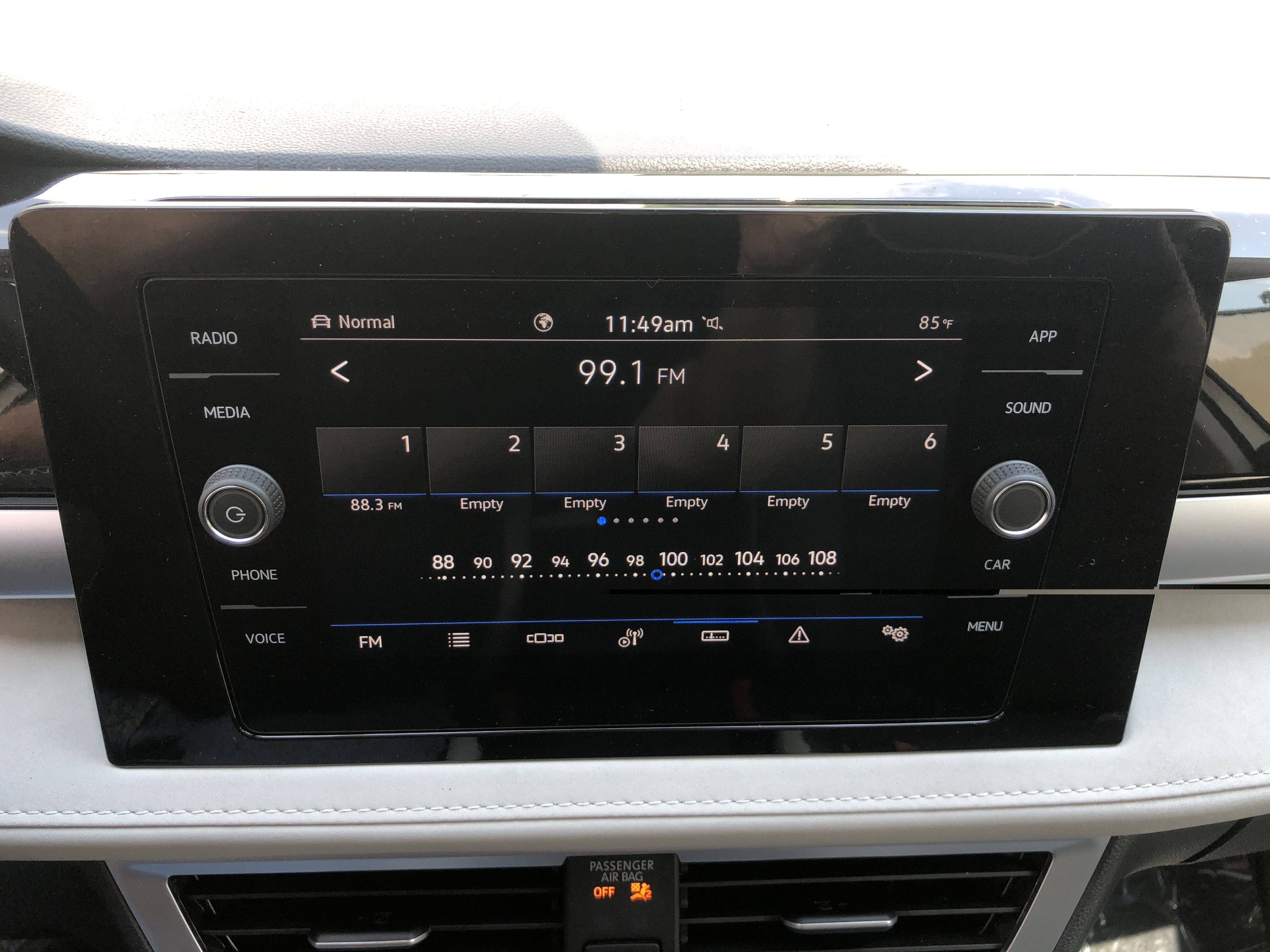 2026 Volkswagen Taos SE w/panoramic sunroof