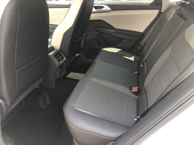 2026 Volkswagen Taos SE w/panoramic sunroof