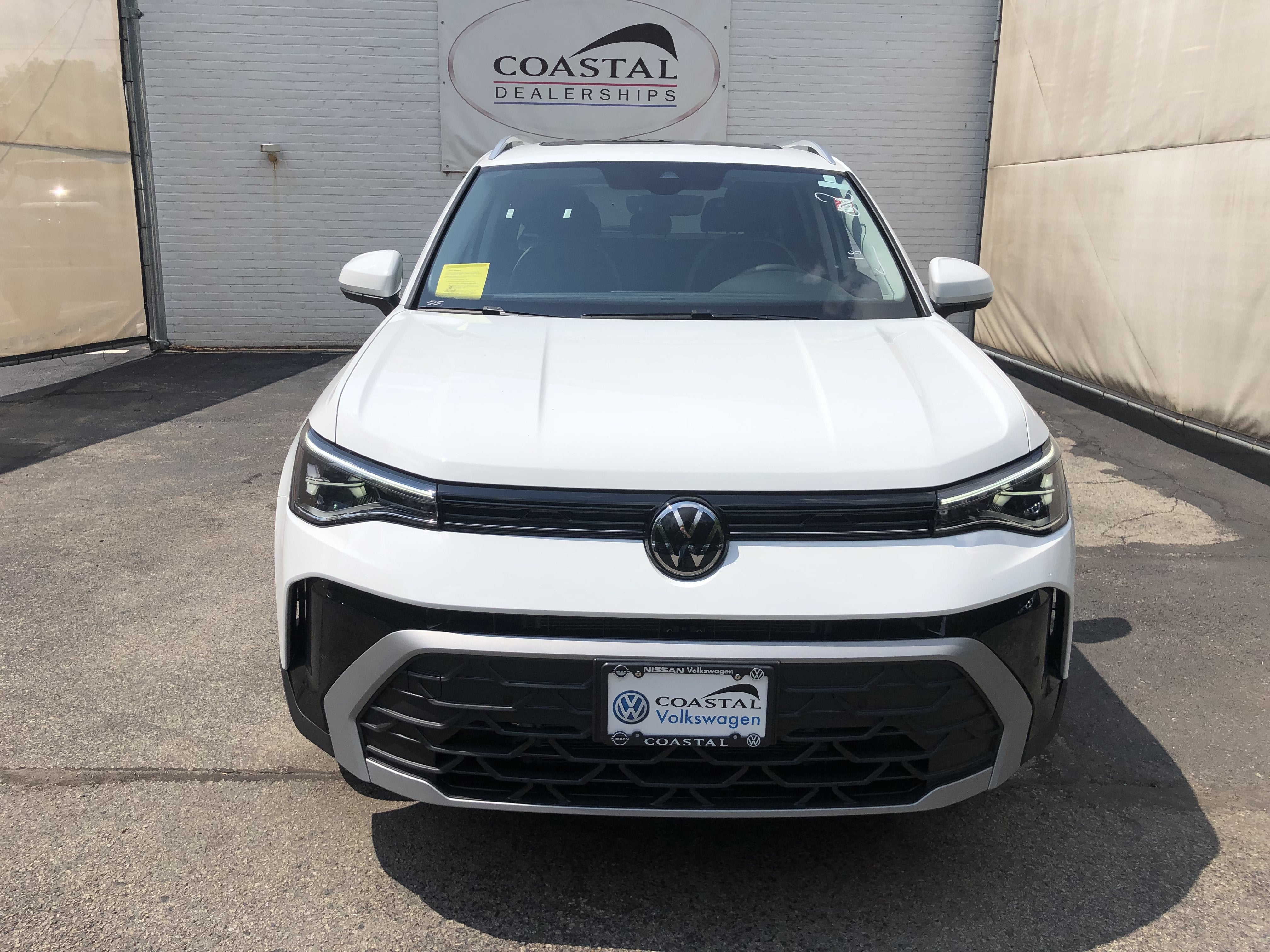 2026 Volkswagen Taos SE w/panoramic sunroof