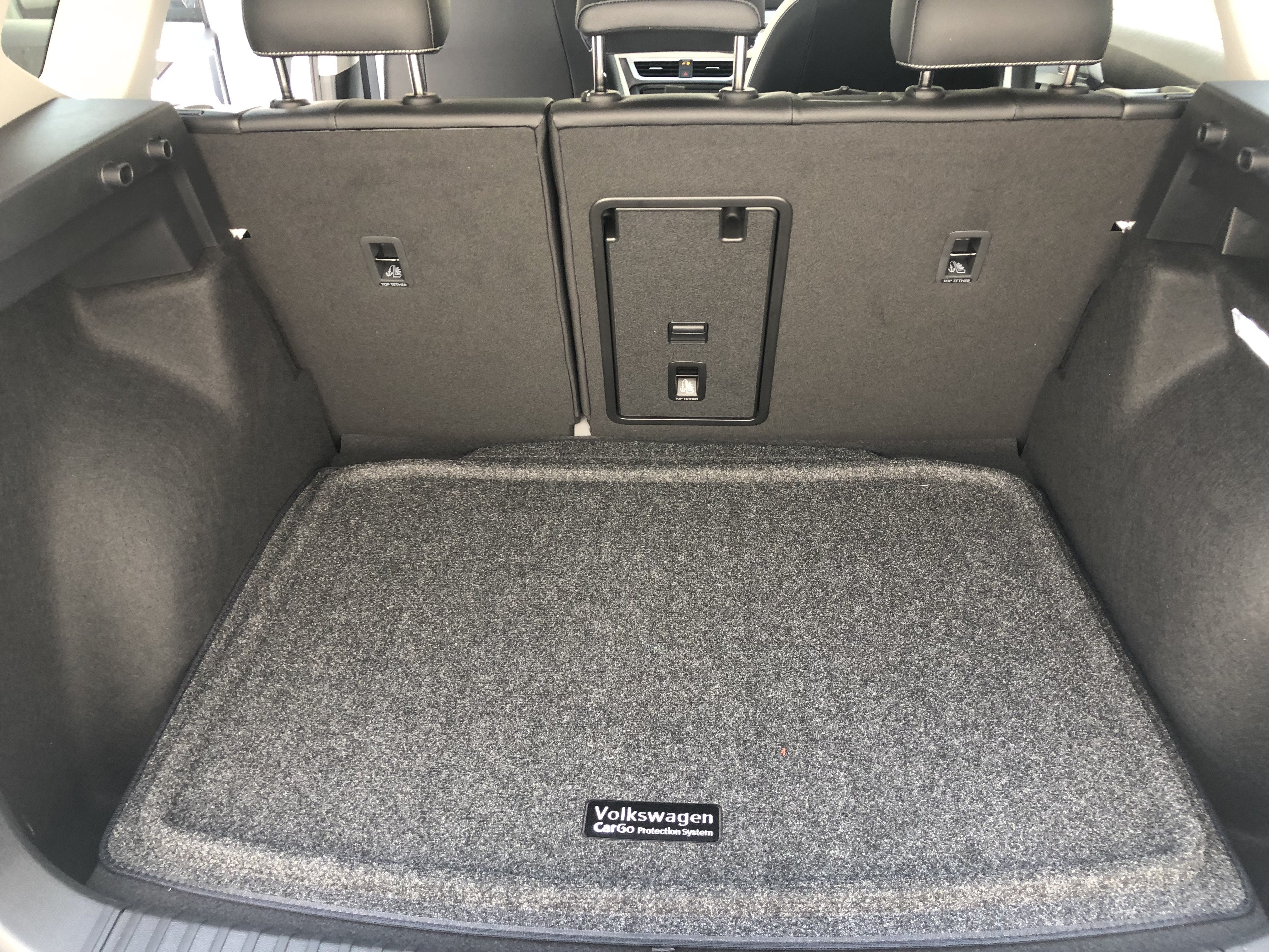 2026 Volkswagen Taos SE w/panoramic sunroof