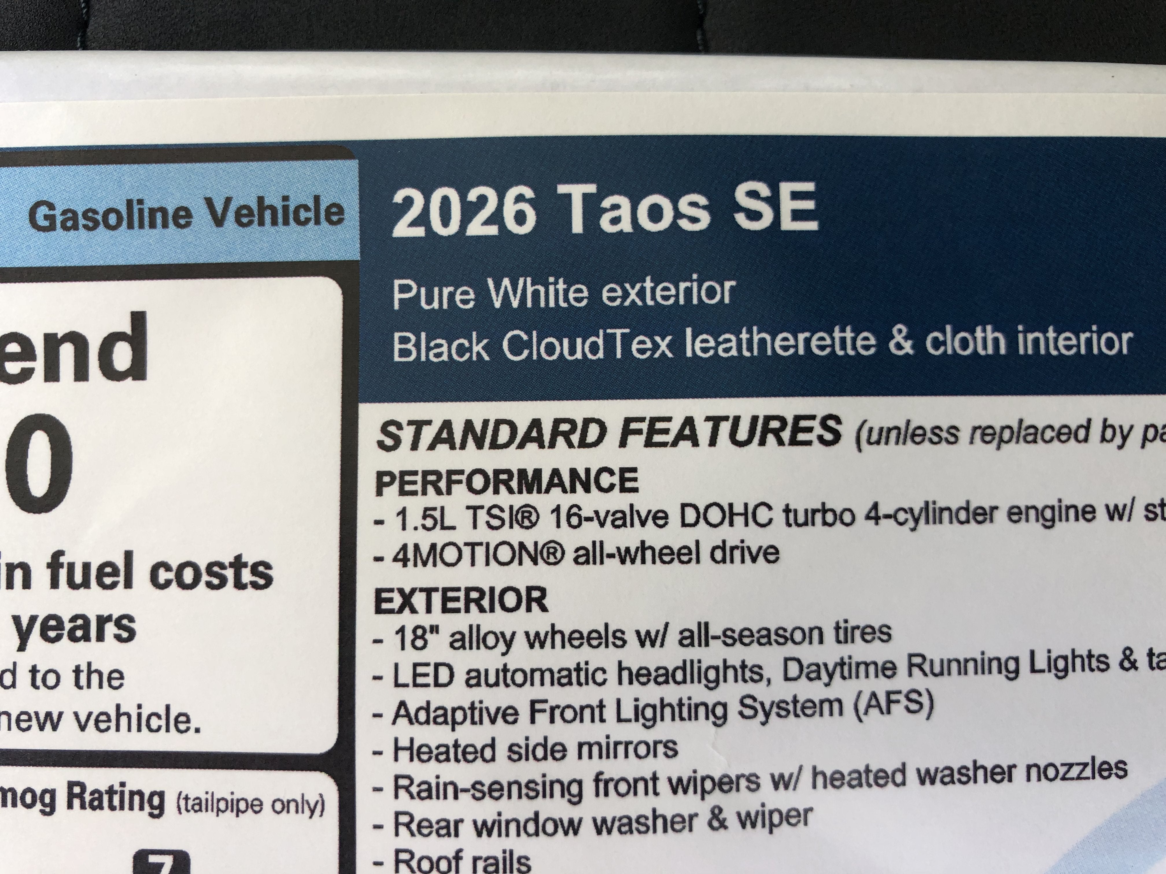 2026 Volkswagen Taos SE w/panoramic sunroof