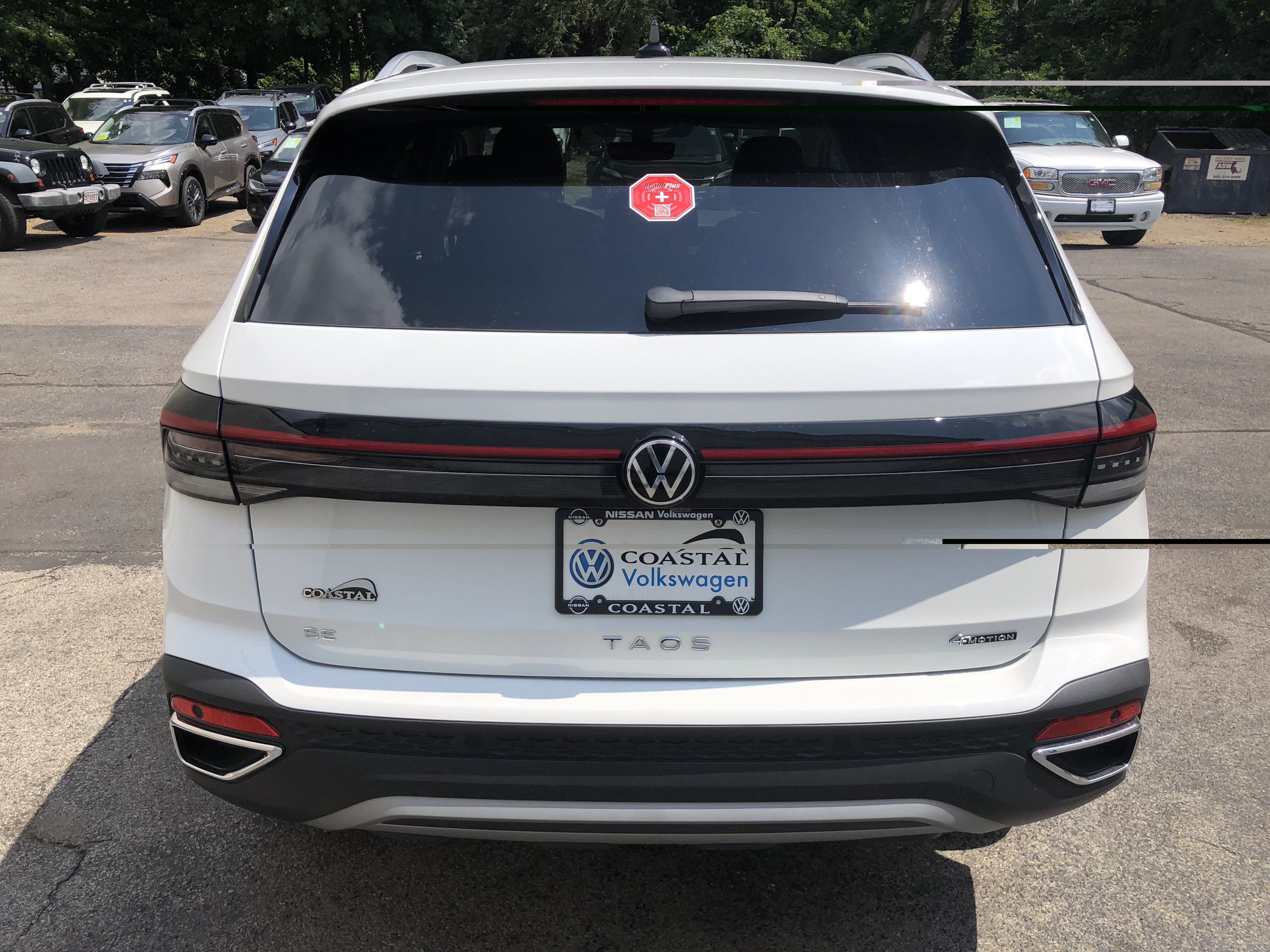 2026 Volkswagen Taos SE w/panoramic sunroof