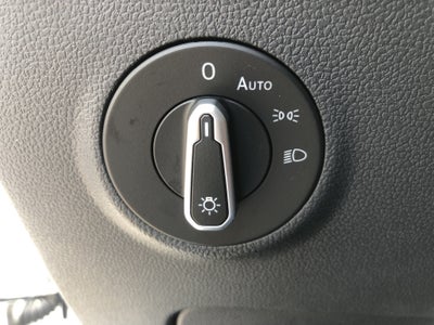 2026 Volkswagen Taos SE w/panoramic sunroof
