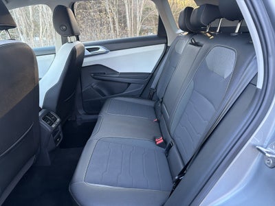 2025 Volkswagen Taos SE w/panoramic sunroof