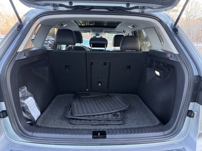 2025 Volkswagen Taos SE w/panoramic sunroof