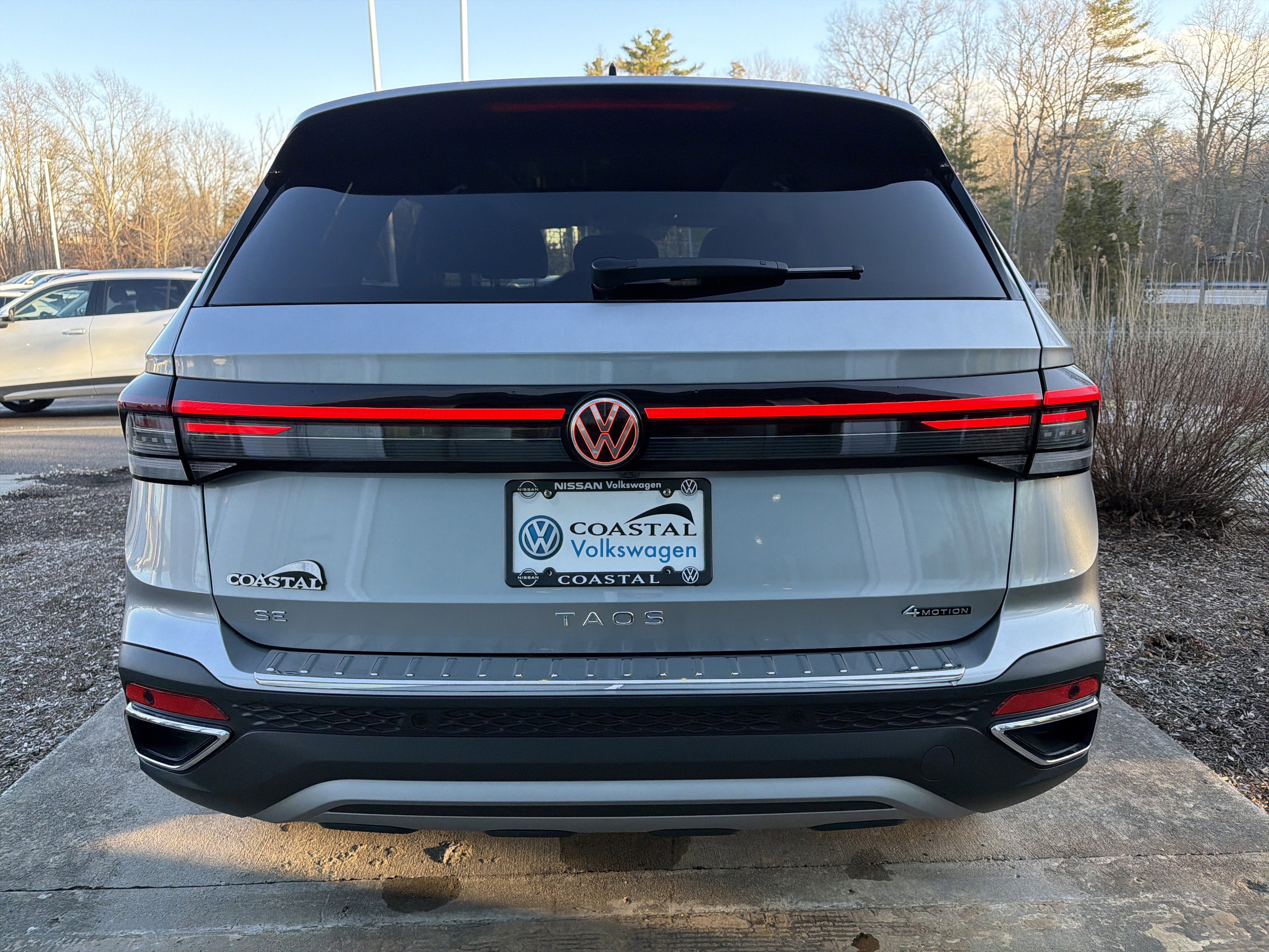 2025 Volkswagen Taos SE w/panoramic sunroof