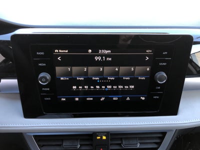 2026 Volkswagen Taos SE w/panoramic sunroof