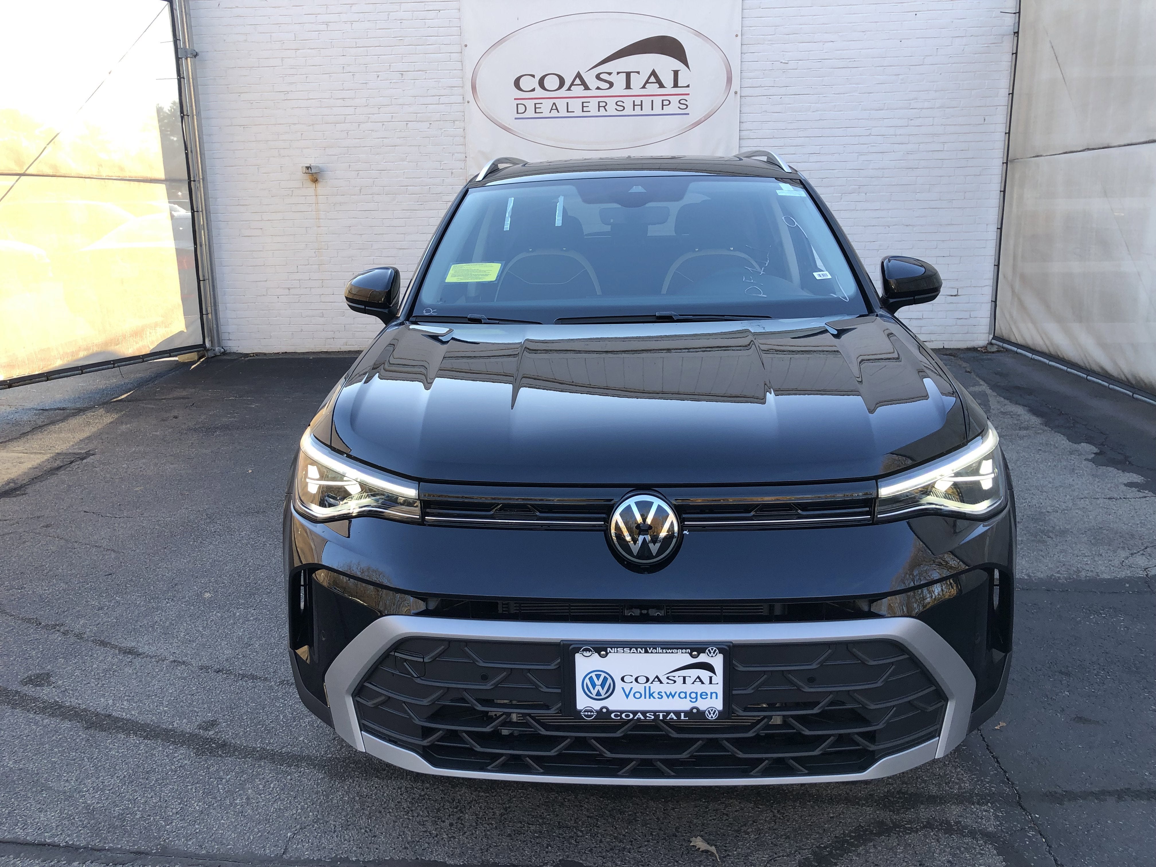 2026 Volkswagen Taos SE w/panoramic sunroof