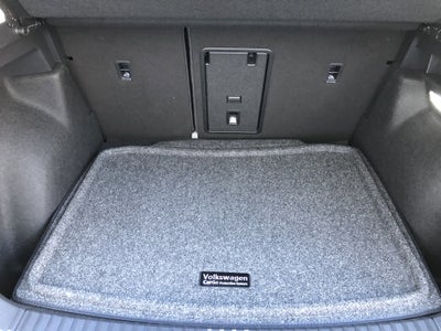 2026 Volkswagen Taos SE w/panoramic sunroof