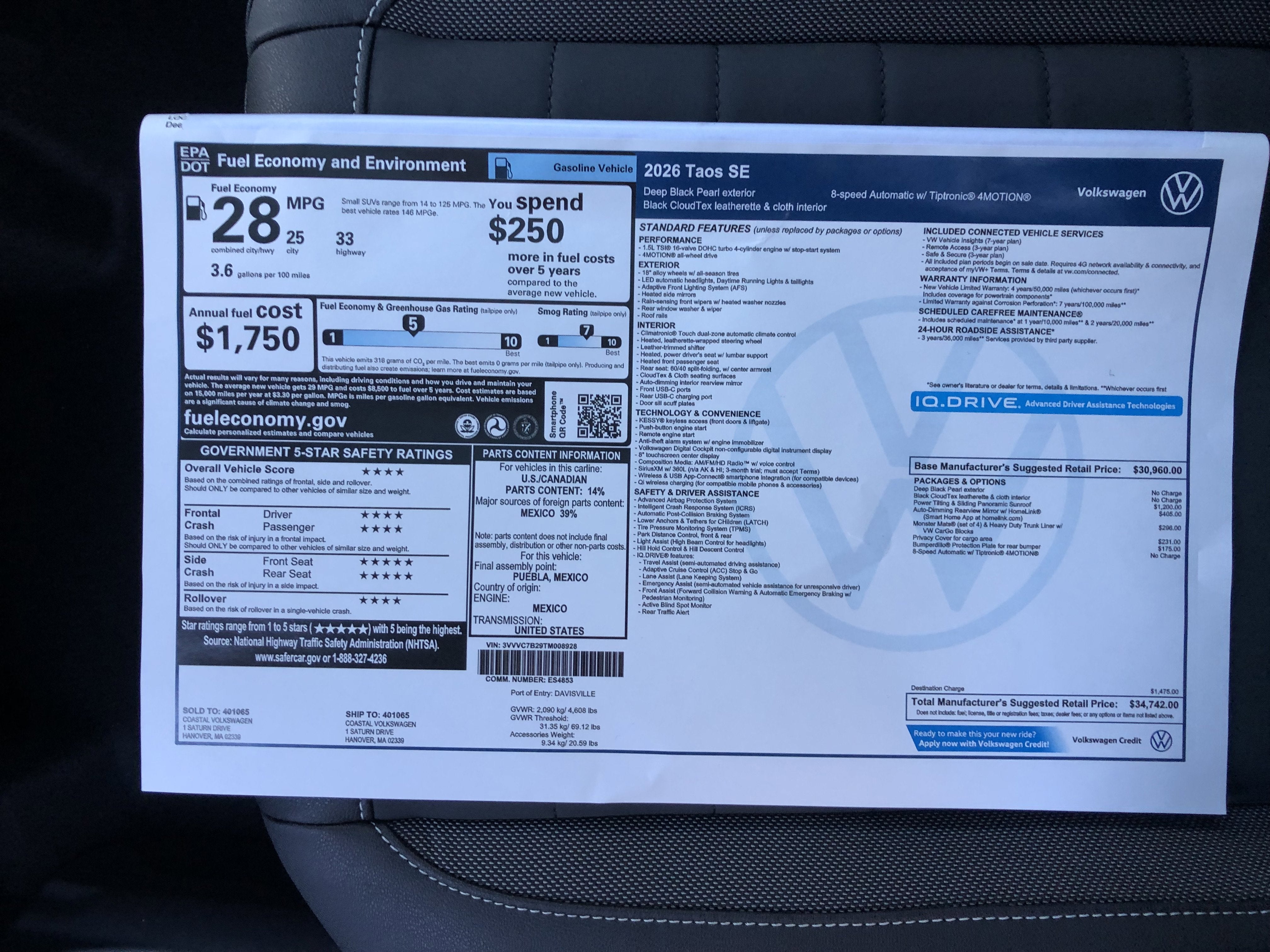 2026 Volkswagen Taos SE w/panoramic sunroof