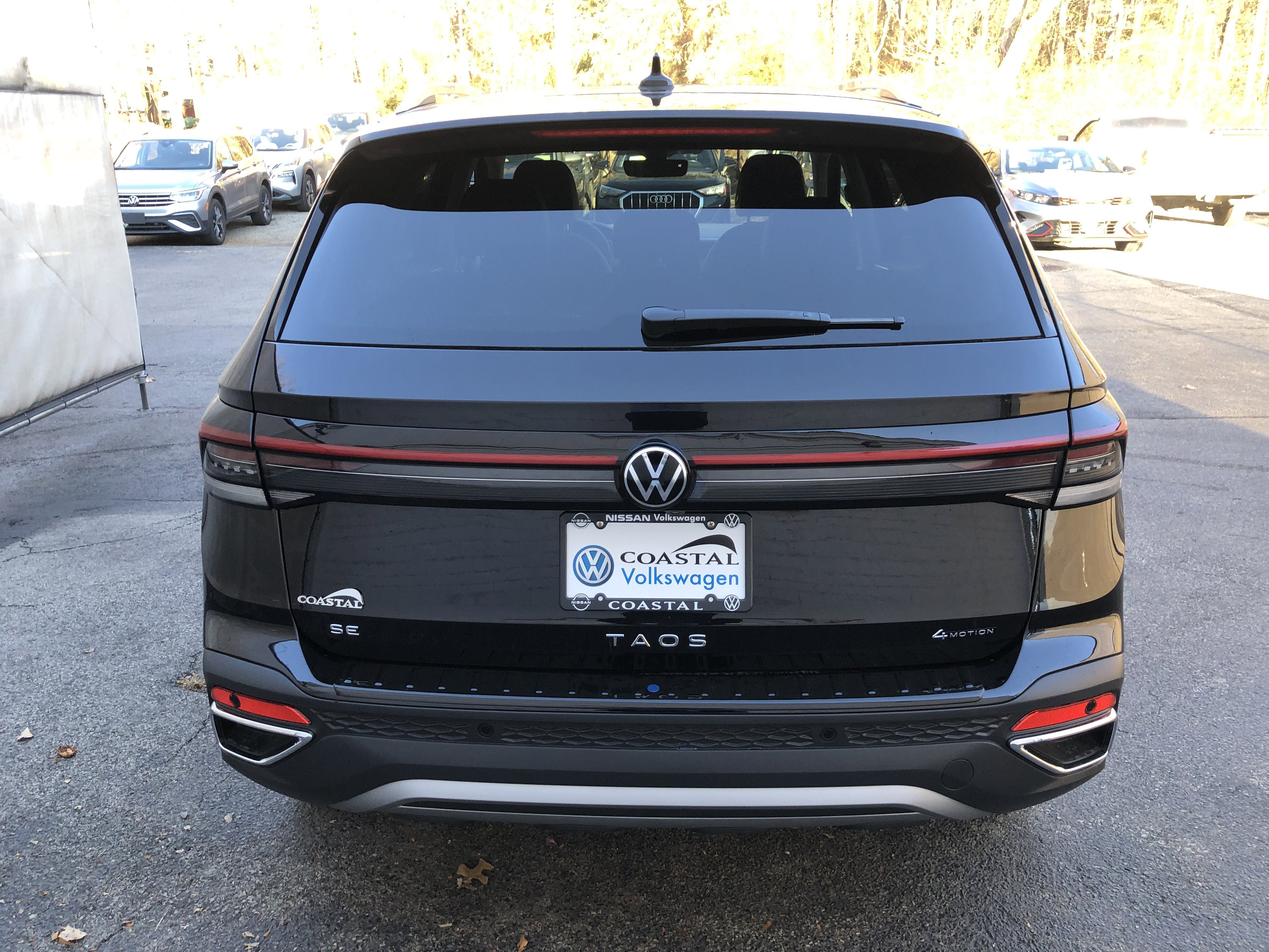 2026 Volkswagen Taos SE w/panoramic sunroof