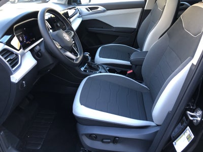 2026 Volkswagen Taos SE w/panoramic sunroof