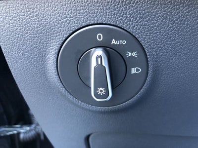 2026 Volkswagen Taos SE w/panoramic sunroof