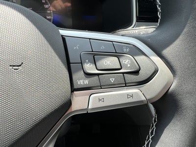 2026 Volkswagen Taos SE w/panoramic sunroof