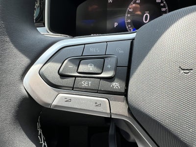 2026 Volkswagen Taos SE w/panoramic sunroof