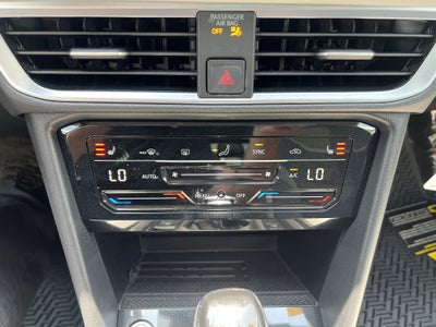 2026 Volkswagen Taos SE w/panoramic sunroof
