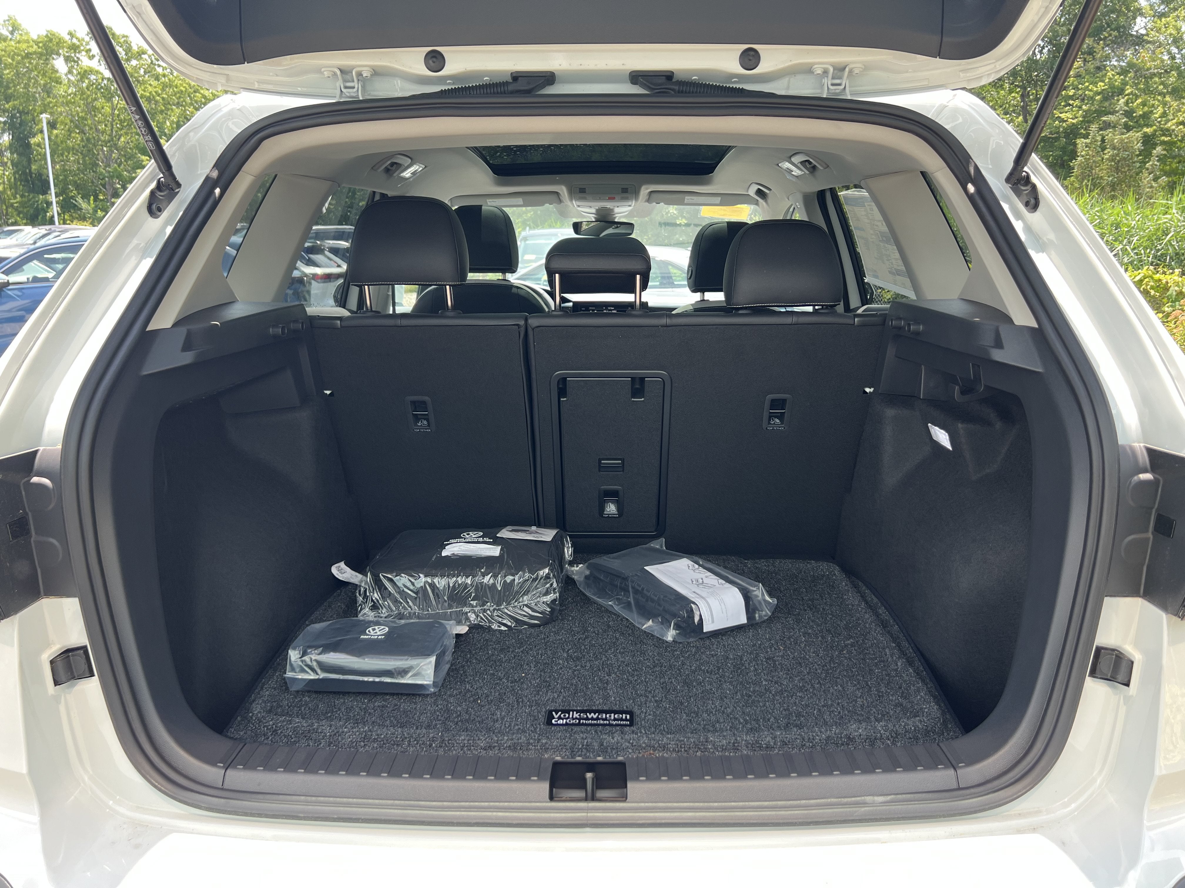 2026 Volkswagen Taos SE w/panoramic sunroof