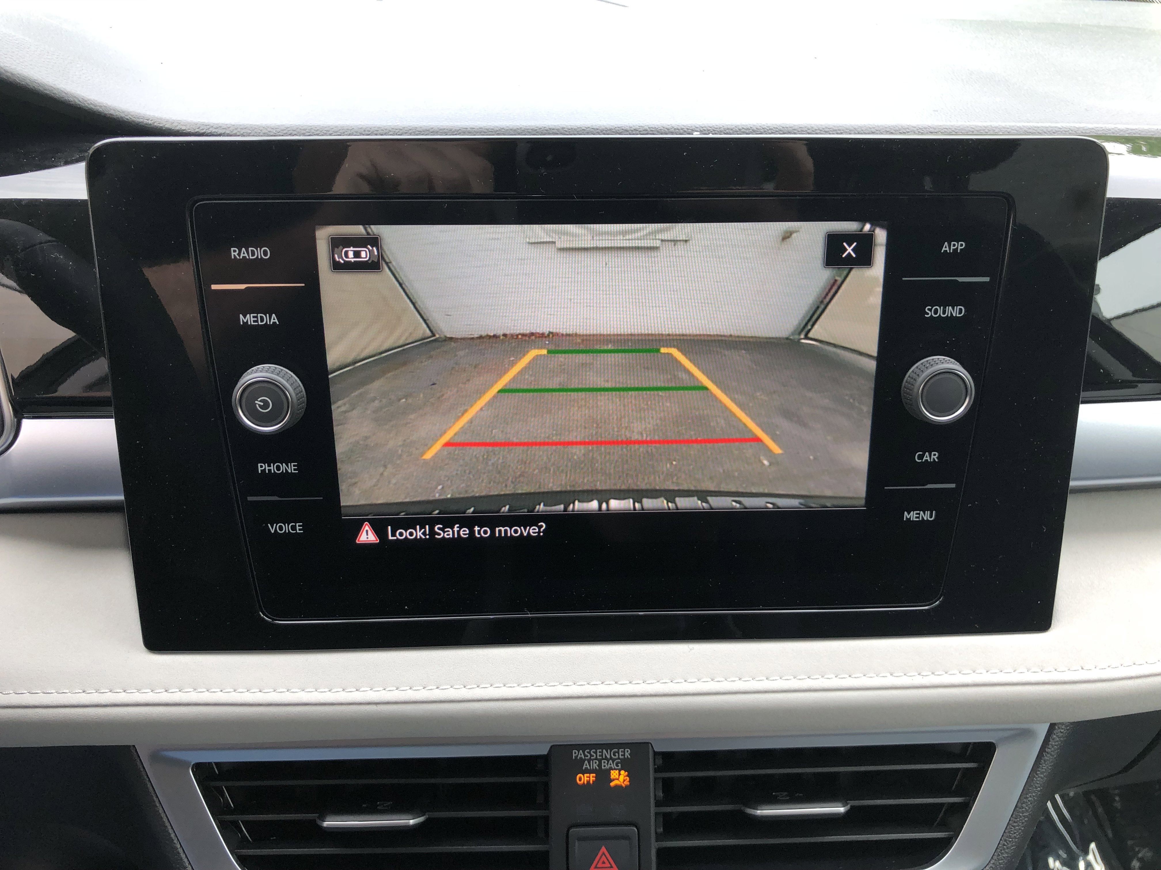 2026 Volkswagen Taos SE w/panoramic sunroof