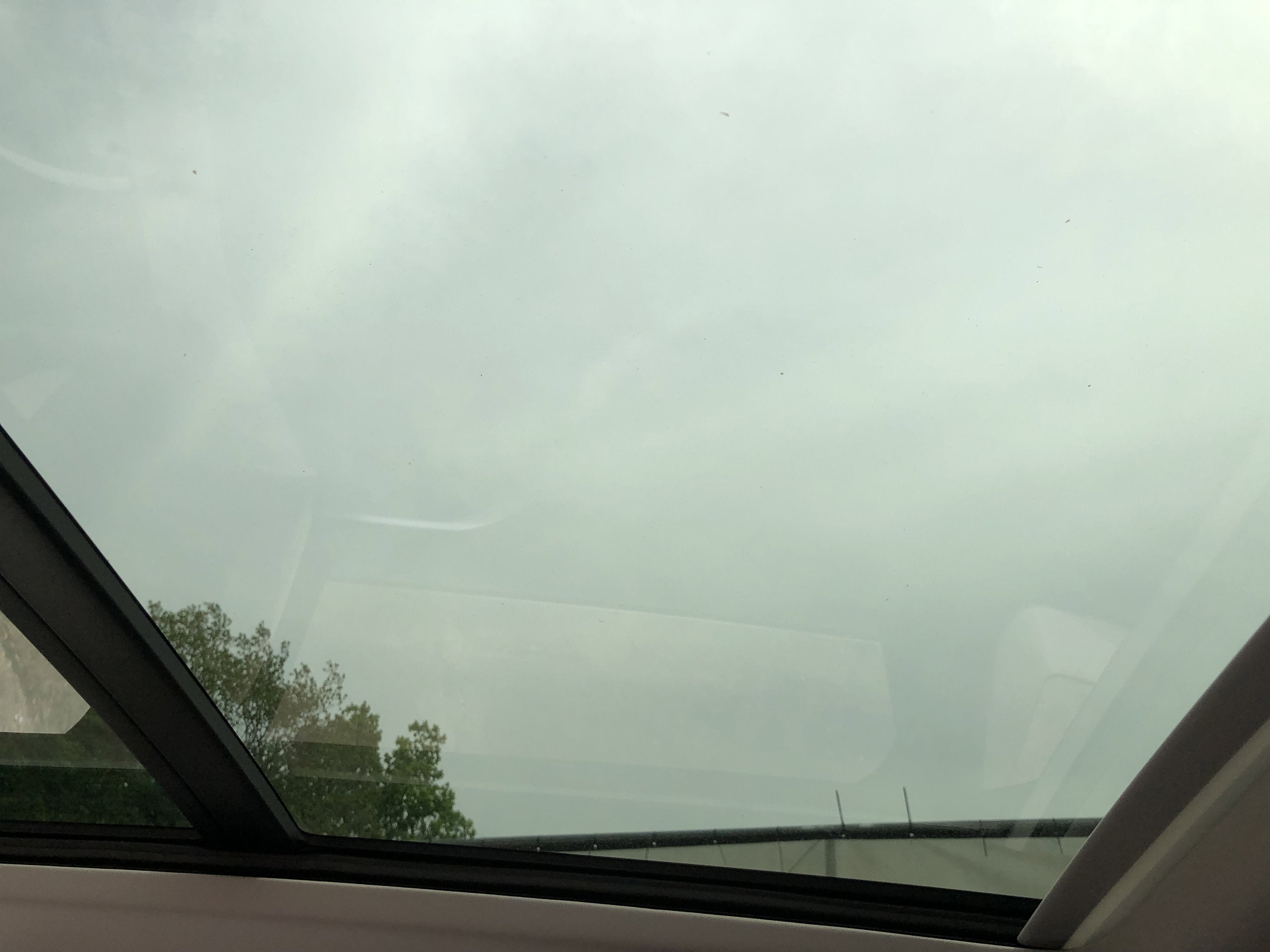2026 Volkswagen Taos SE w/panoramic sunroof