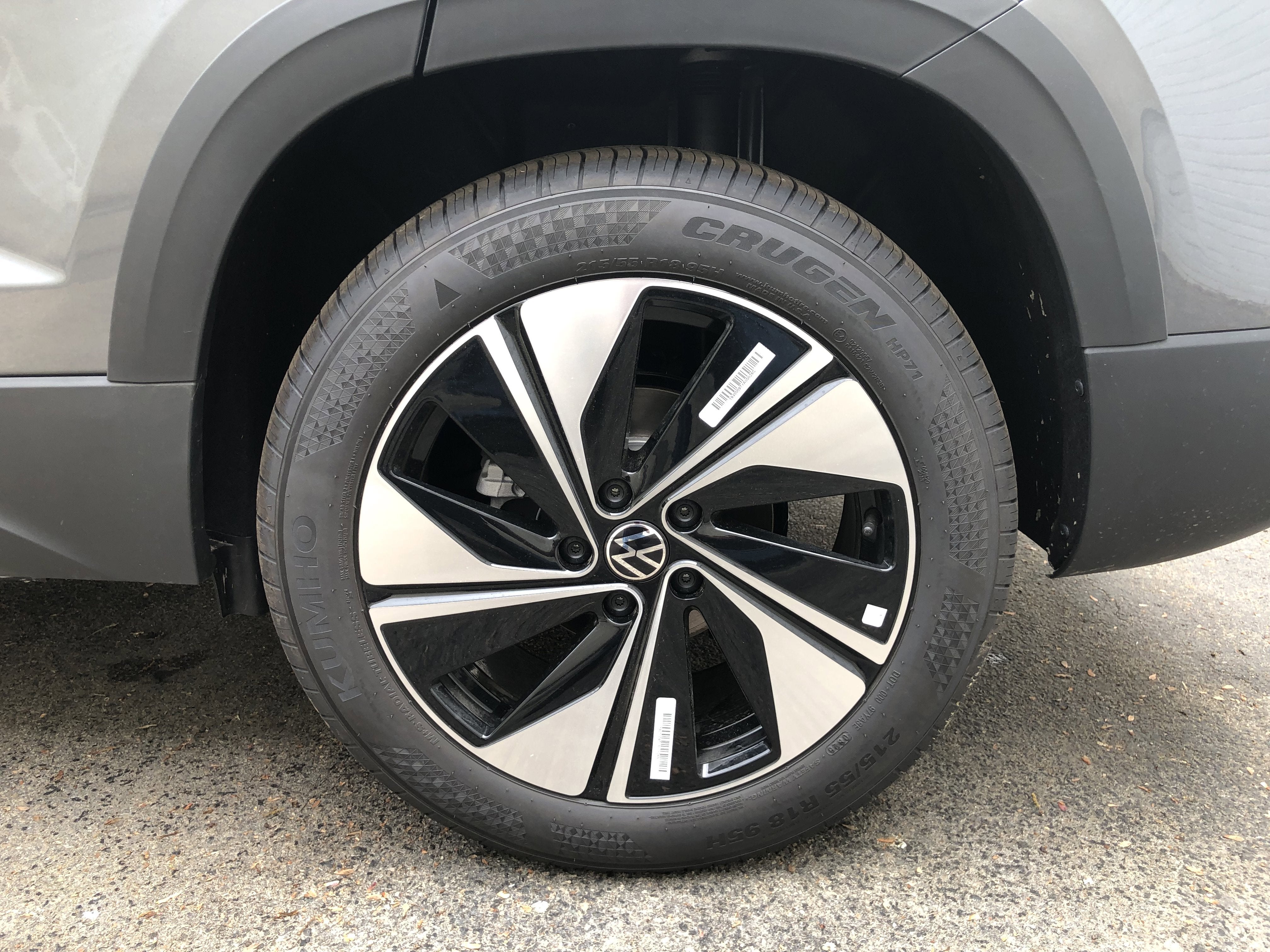 2026 Volkswagen Taos SE w/panoramic sunroof