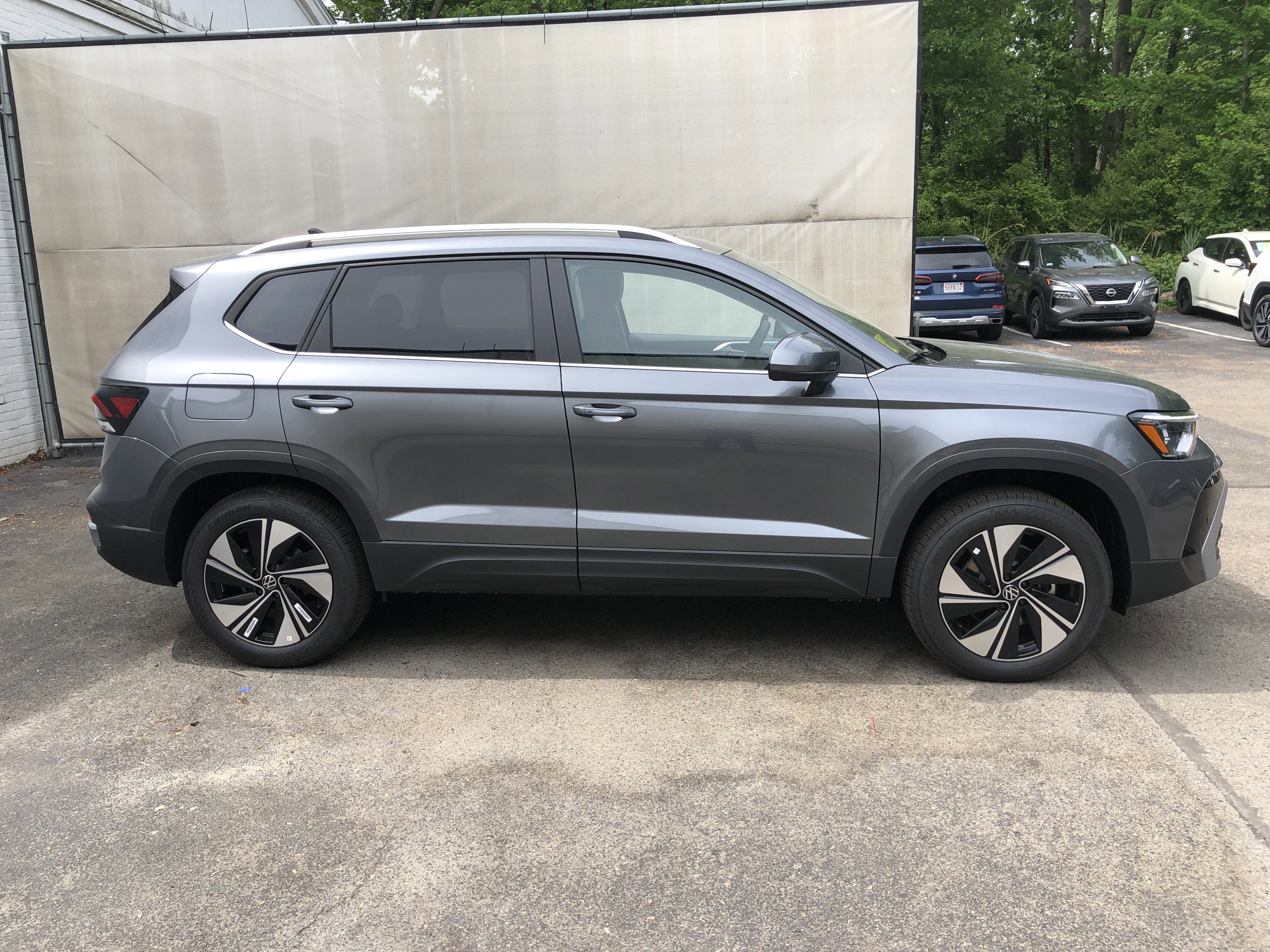 2026 Volkswagen Taos SE w/panoramic sunroof