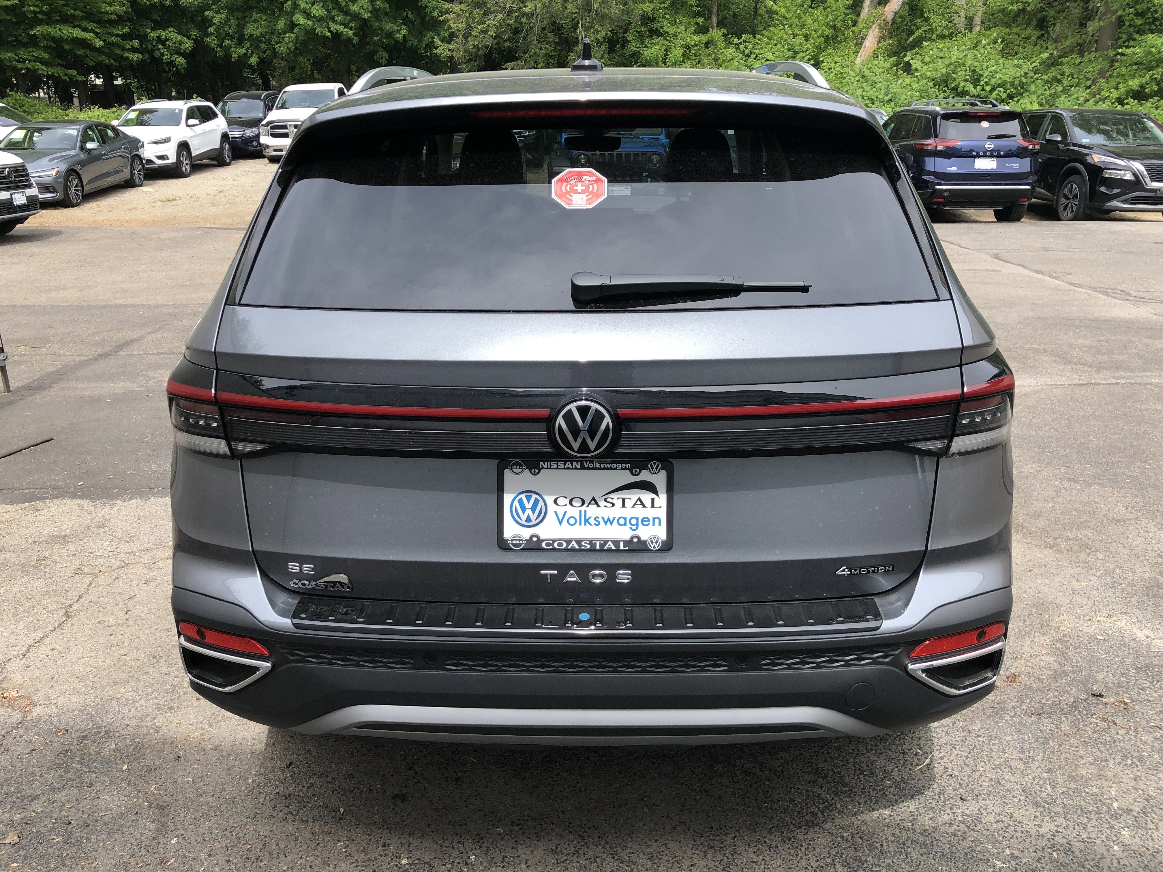 2026 Volkswagen Taos SE w/panoramic sunroof