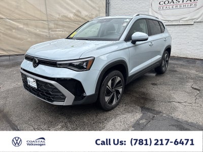 2027 Volkswagen Taos SE w/panoramic sunroof