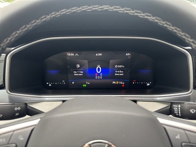 2027 Volkswagen Taos SE w/panoramic sunroof