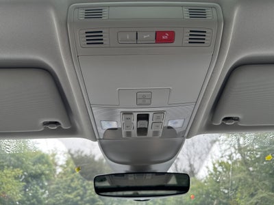 2027 Volkswagen Taos SE w/panoramic sunroof